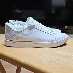 Kizik Women's Irvine White Canvas Sneakers